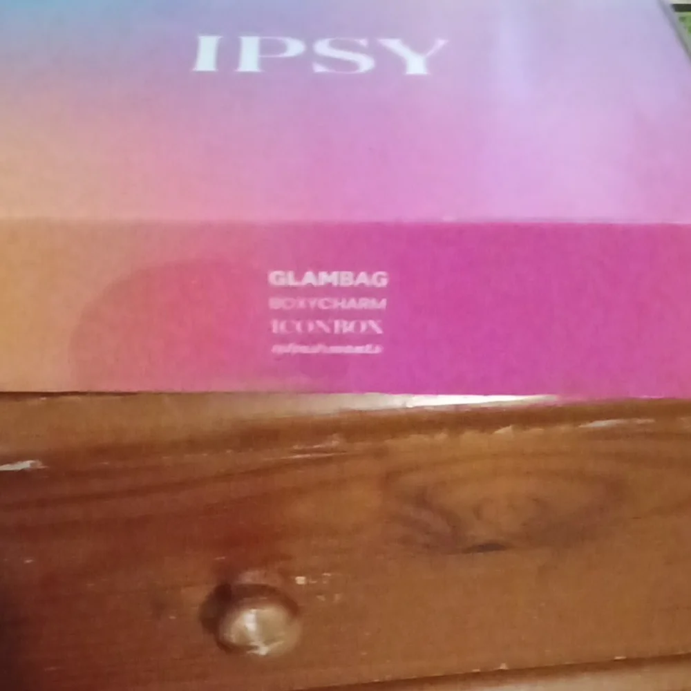 Ipsy Gradient Glam Bag Box